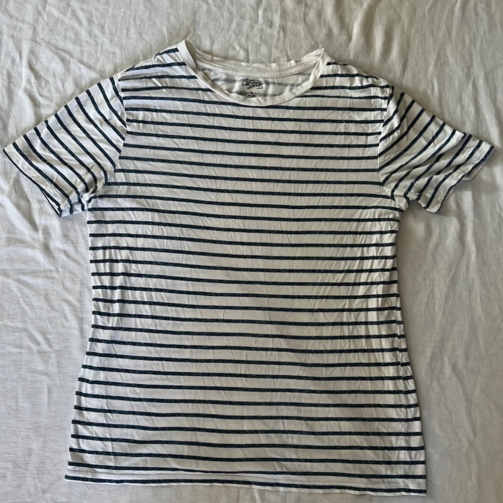 Men’s CITY STREETS Horizontal Stripe T-shirt.